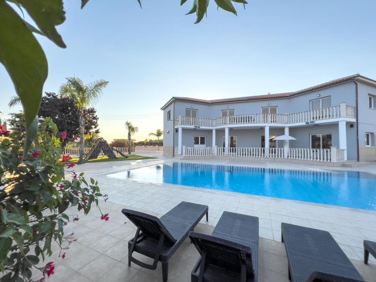 Grand Villa Lynn Seaview Ayia Napa Eksteriør billede