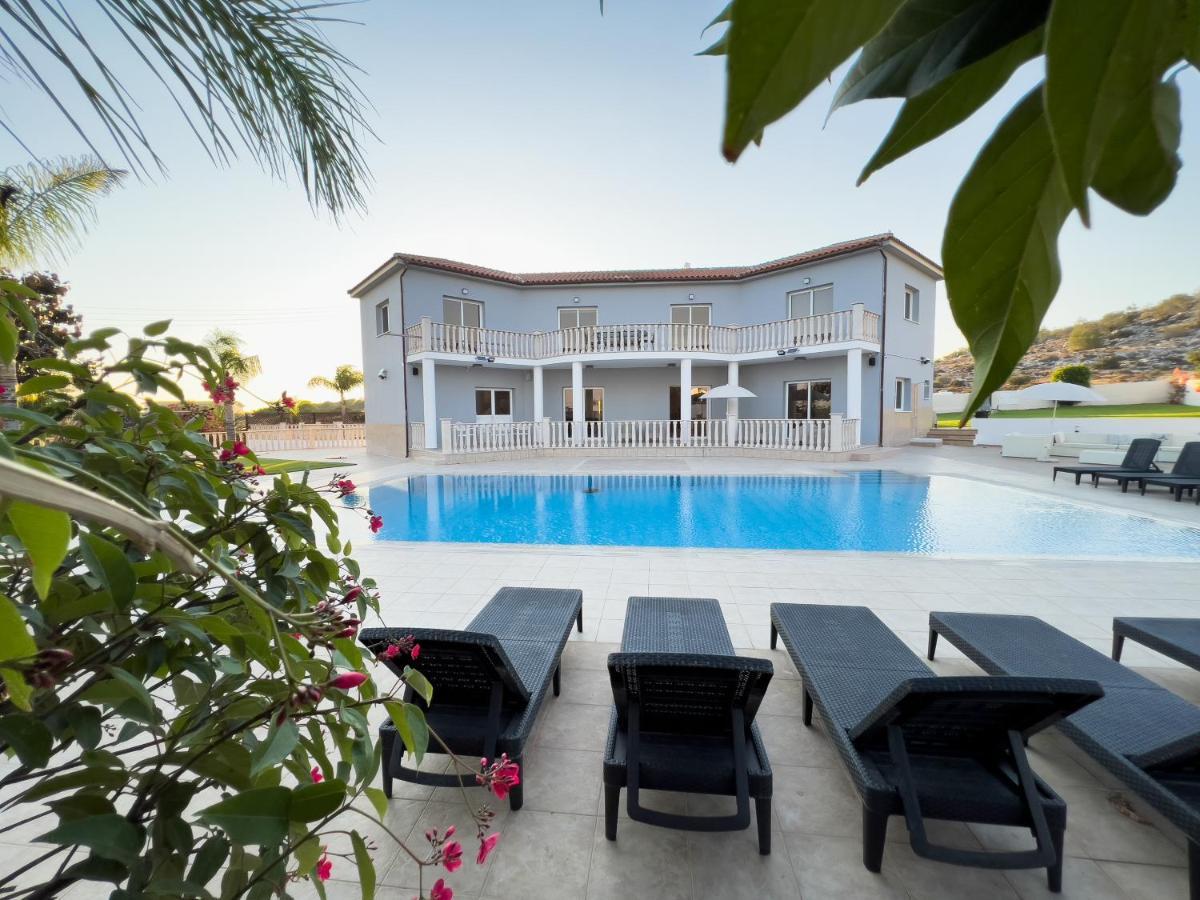 Grand Villa Lynn Seaview Ayia Napa Eksteriør billede