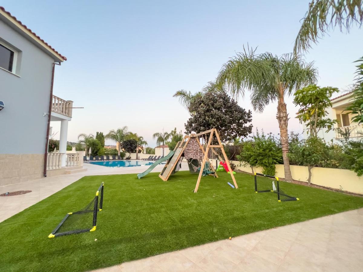 Grand Villa Lynn Seaview Ayia Napa Eksteriør billede