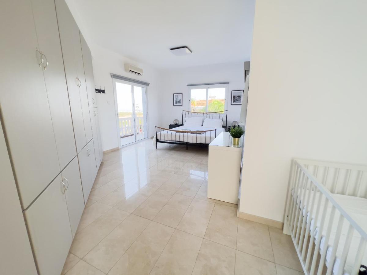 Grand Villa Lynn Seaview Ayia Napa Eksteriør billede